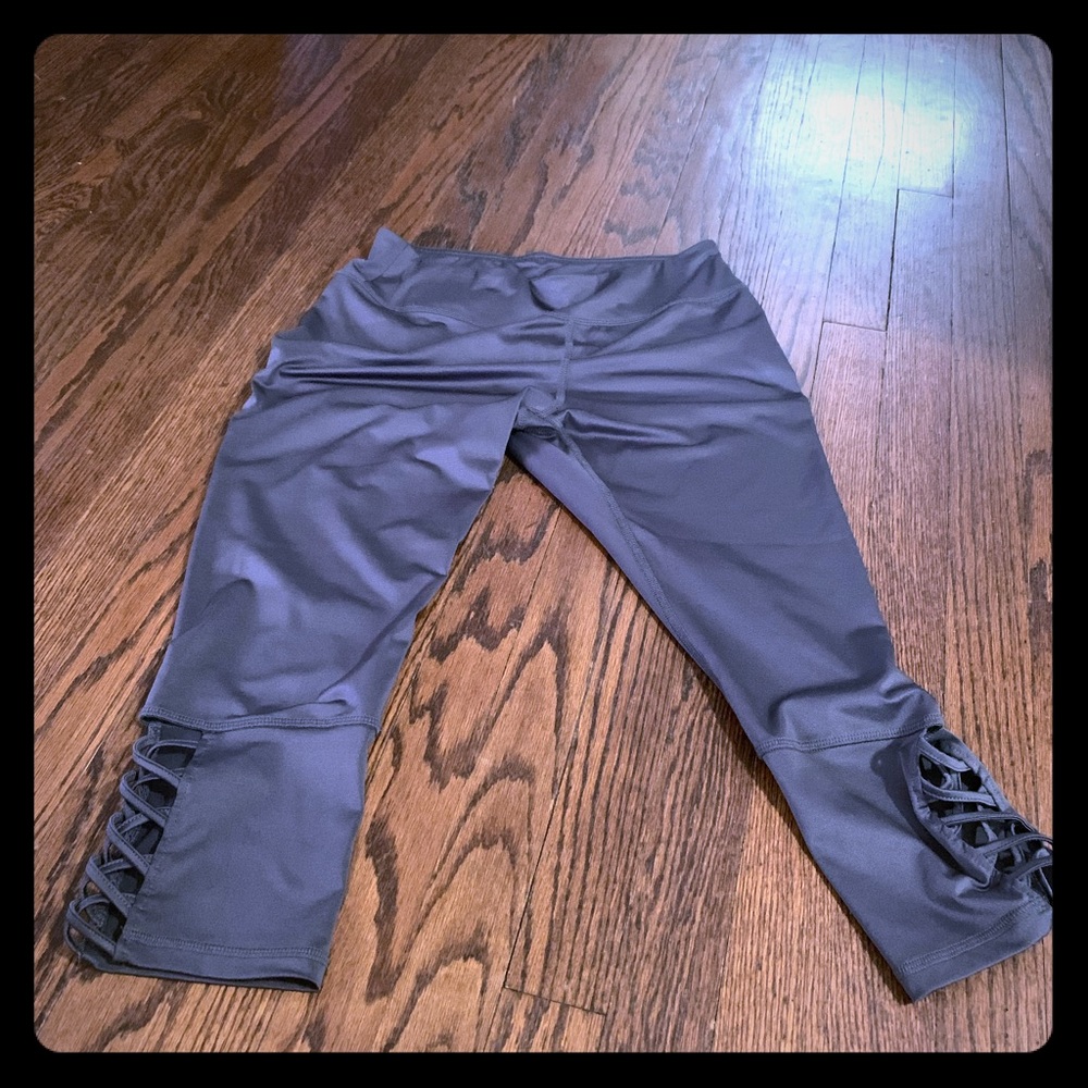 Gray athletic capri leggings